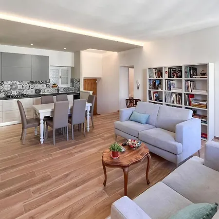 Apartment 2 Bedroom Awesome In Stia