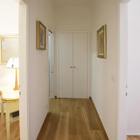 Apartment 2 Bedroom Awesome In *