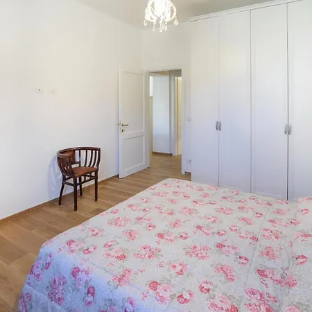 Апартаменты 2 Bedroom Awesome In *