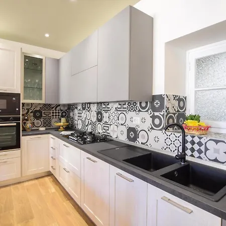 Apartment 2 Bedroom Awesome In Stia