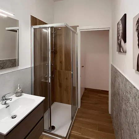 Apartment 2 Bedroom Awesome In *