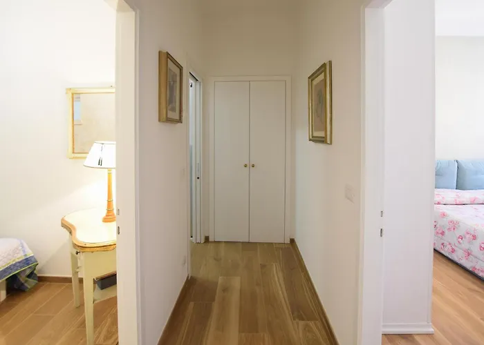Апартаменты 2 Bedroom Awesome In *